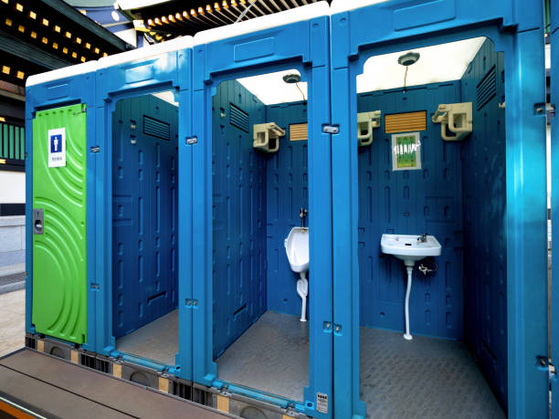 Best Portable restroom trailer rental  in Garden City, NY